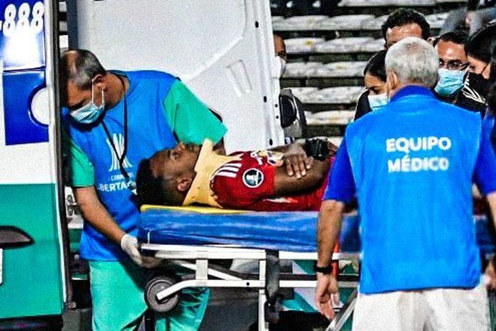 El parte médico del jugador de Sporting Cristal que debió abandonar el campo de juego | Canal Showsport