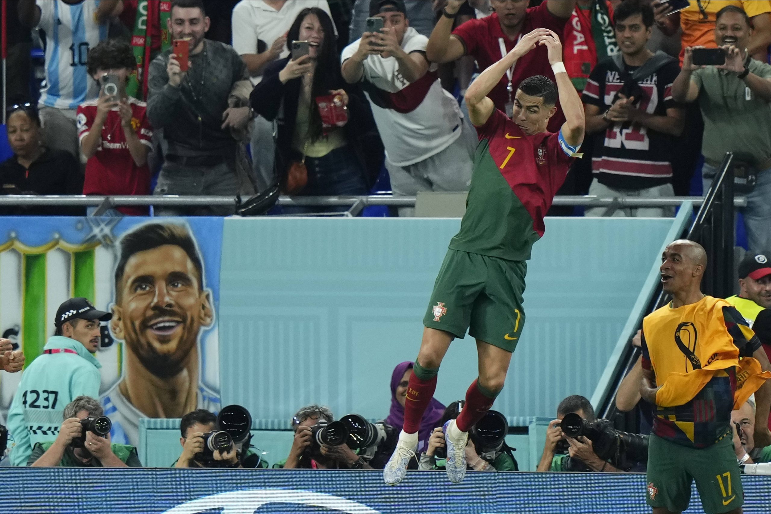¡Soy leyenda! Cristiano Ronaldo se convirtió en el primer jugador en marcar en cinco mundiales | Canal Showsport