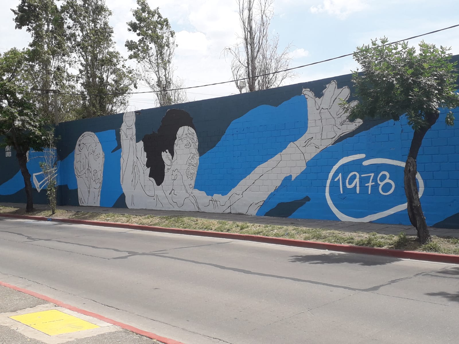 "Genios Mundiales": Así avanza el mural de Messi, Maradona y Kempes | Canal Showsport