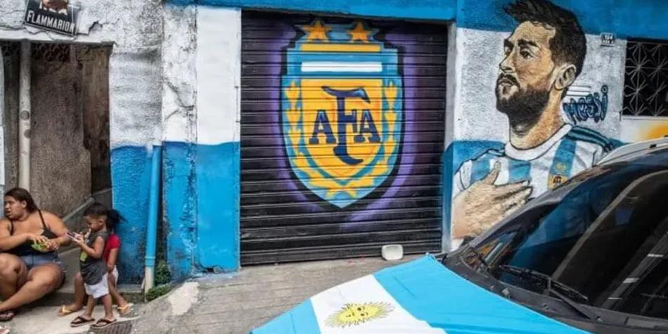 En Brasil también: la favela que se tiño de celeste y blanco en apoyo a la Selección Argentina | Canal Showsport