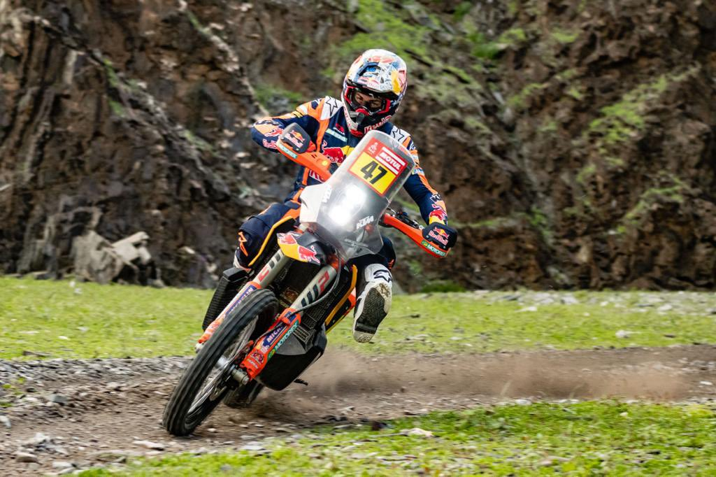 Benavides reingresa al podio de la general de motos en el Dakar | Canal Showsport