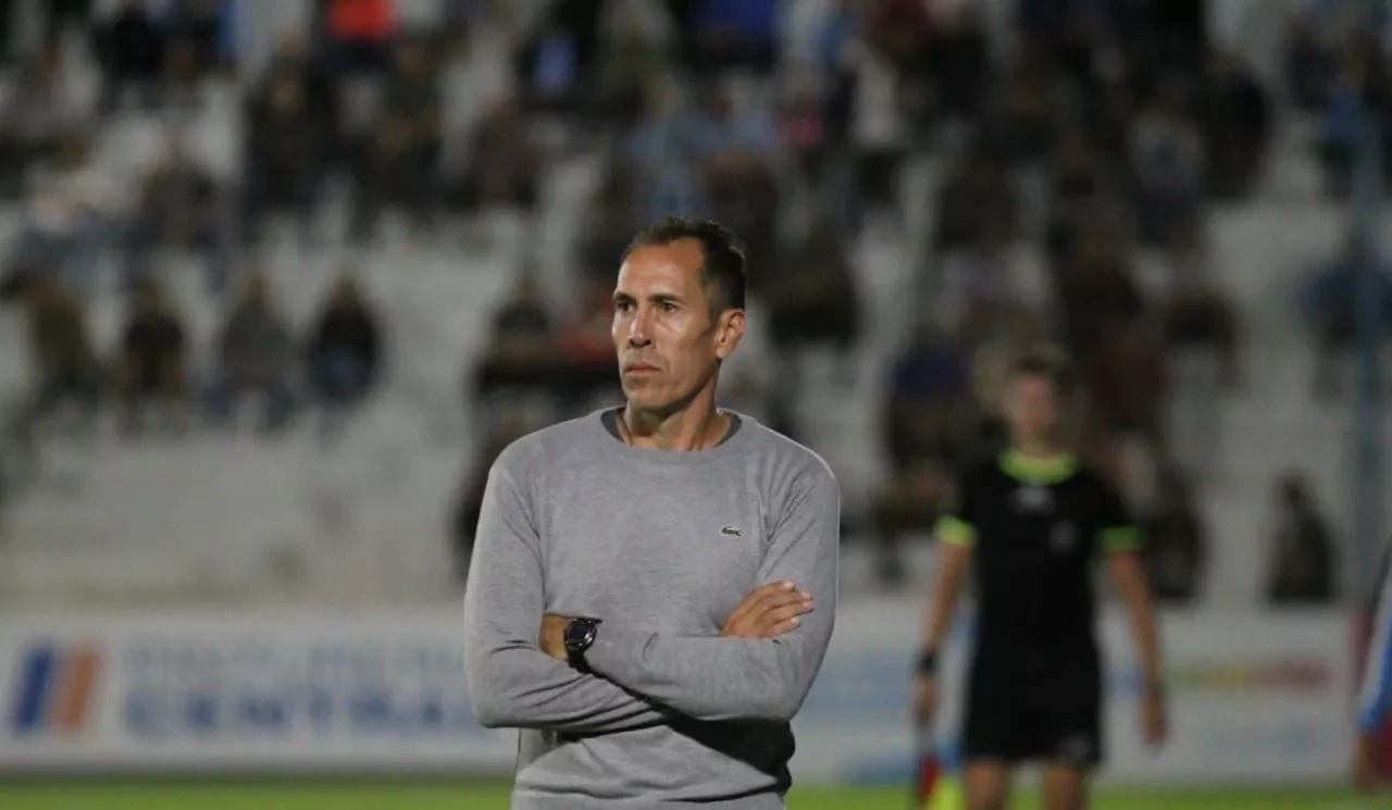 Lucas Bovaglio fue destituido como entrenador de Guaraní | Canal Showsport