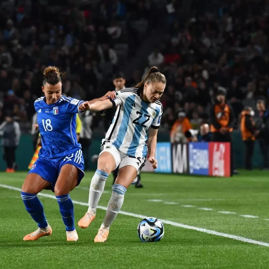 Argentina perdió 1-0 con Italia en su primer partido del Mundial de fútbol femenino • Canal C
