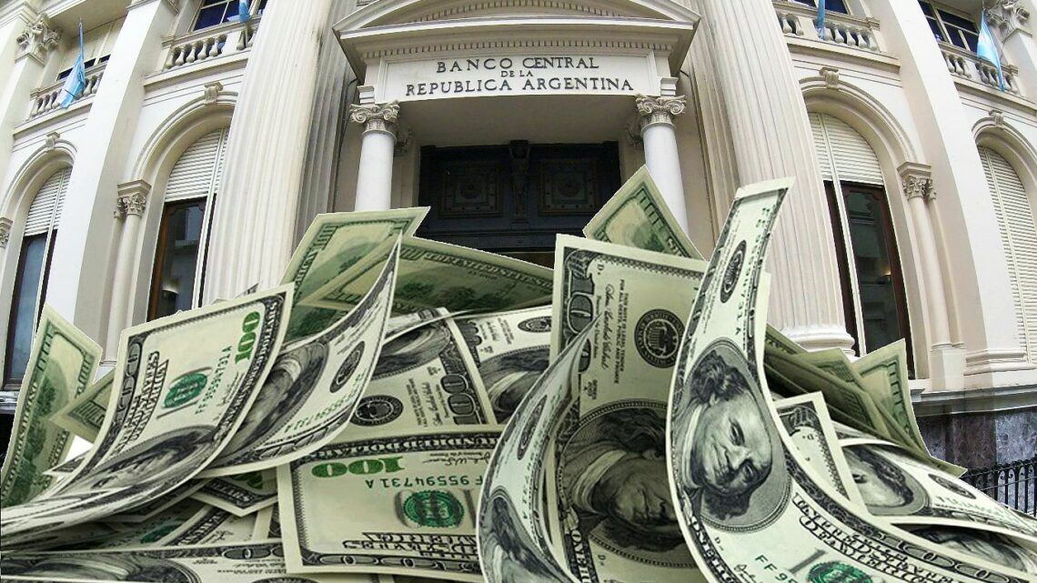 ¿A cuánto cotiza el dólar blue en el inicio de la semana de transición? | Canal Showsport