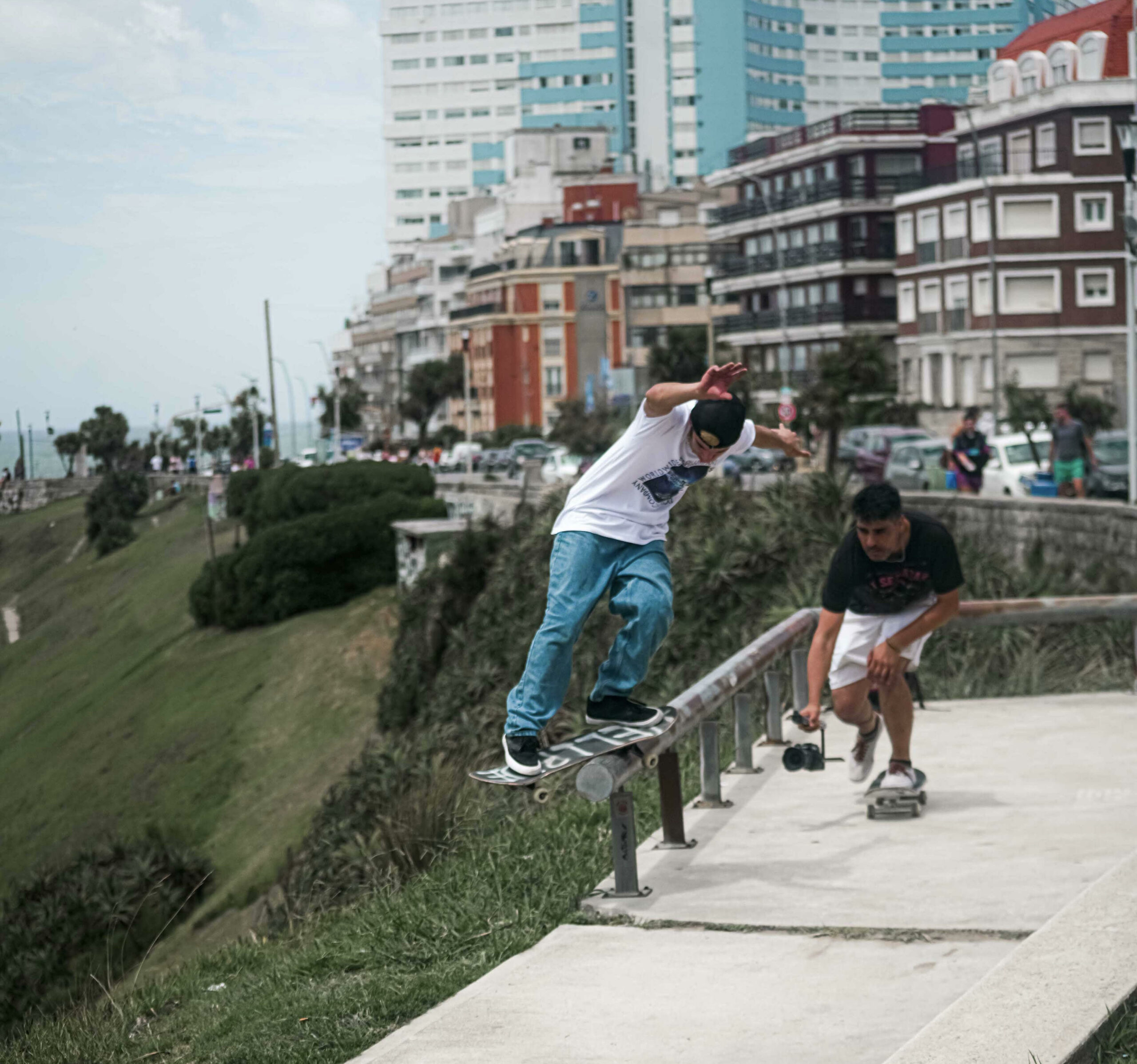Buscando el salto más alto en skate: el tour del mejor equipo argentino por la costa | Canal Showsport